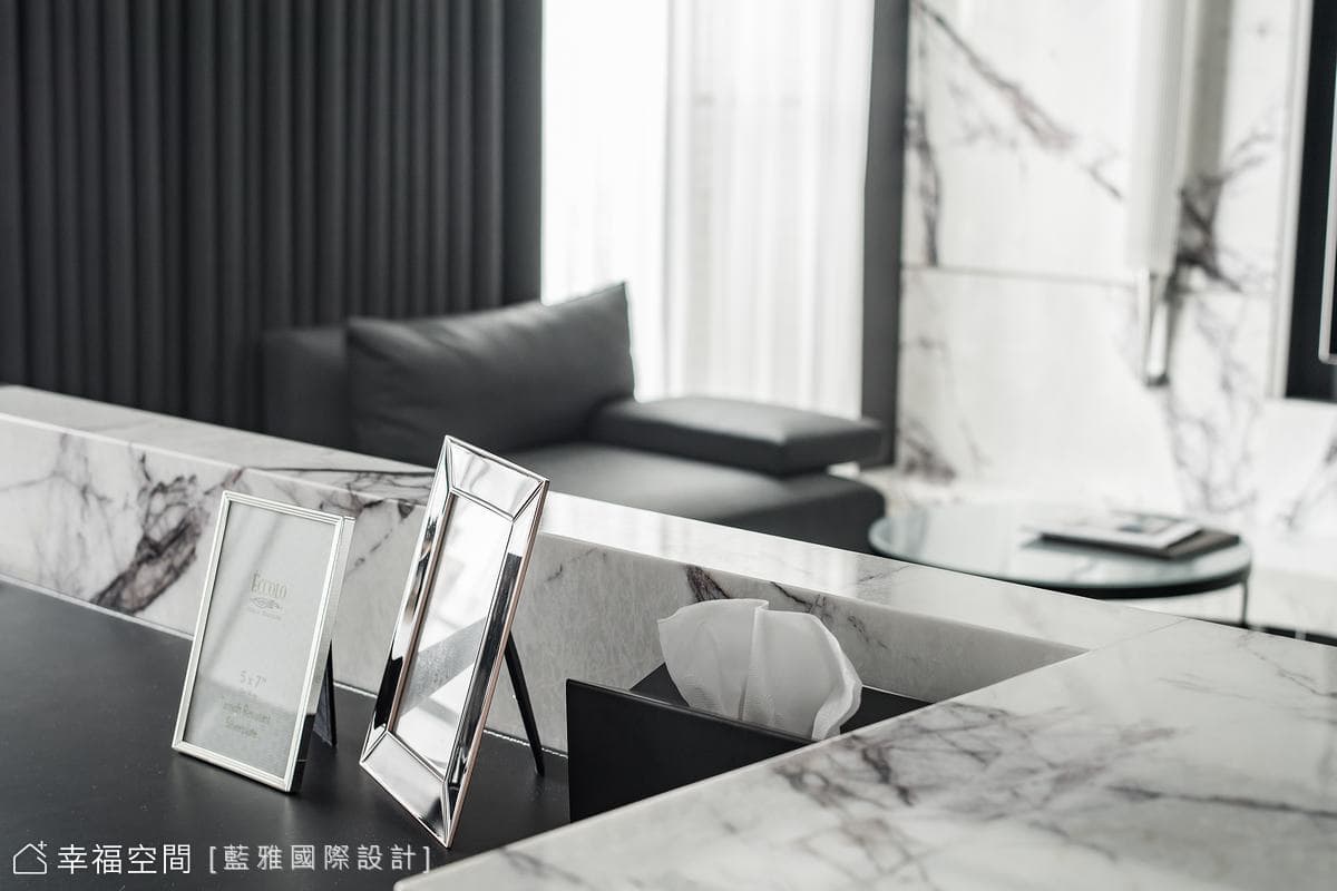 GRAY OF GREY 格雷灰