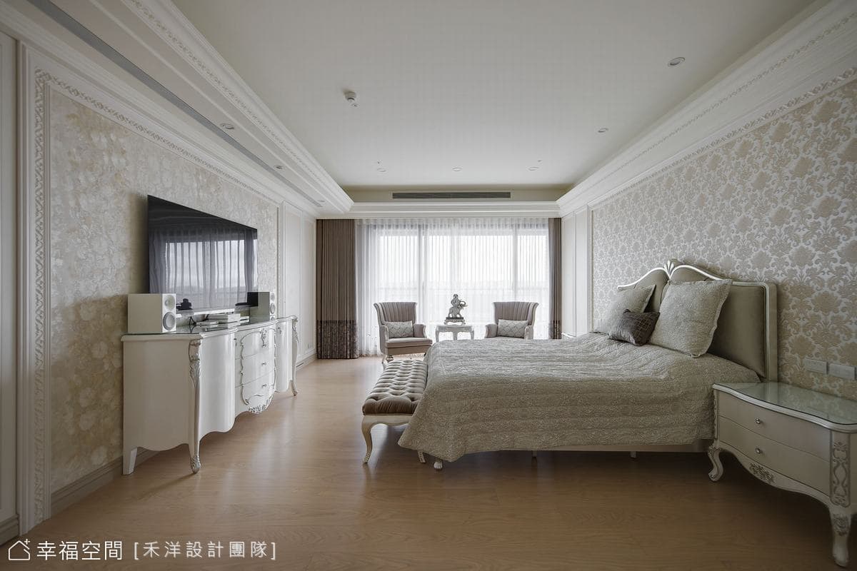 淬煉光影的極致敘事，描摹輕透純淨的現代風尚