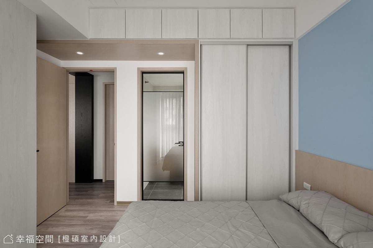 灰階木質休閒宅 在都會生活中靜享愜意日常│休閒多元風│22坪