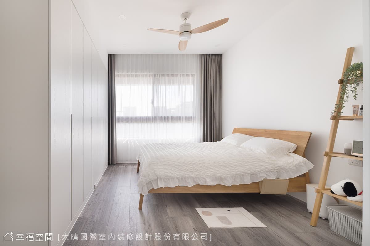 信任摯晴 優雅淨白女性都會宅