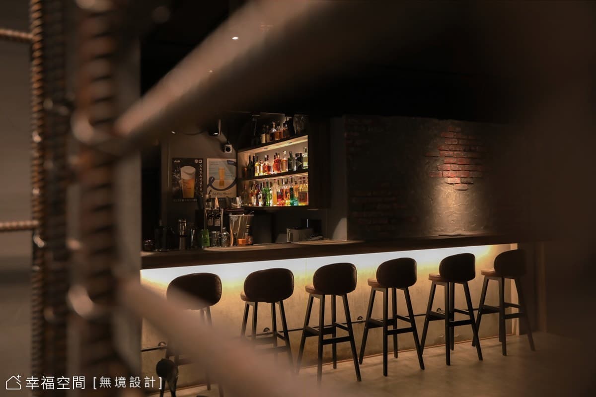 鐵骨浪漫，敘利亞復古風餐酒館｜復古工業風｜35坪