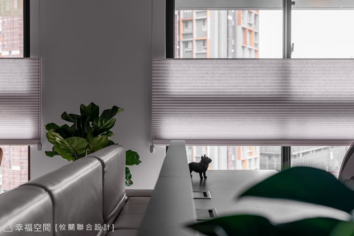 輕撫映落之光 打造質簡朗淨質感宅│現代風│35坪