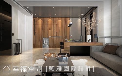 客廳望向餐廳