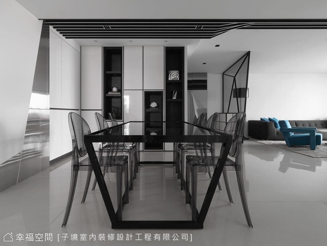 白色的異想空間。 White whimsical space.