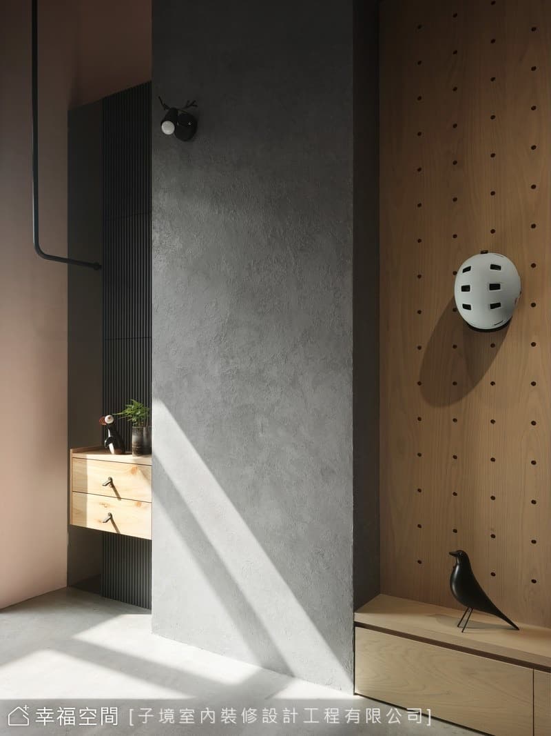 微光天井 自地自建溫潤木質調工業風別墅│50坪