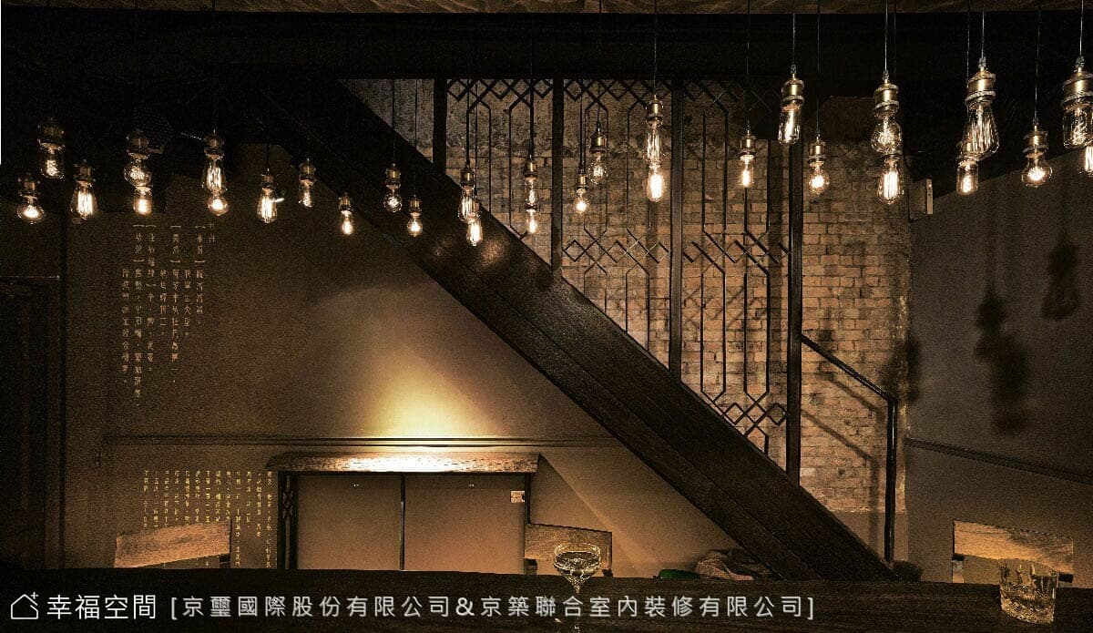 梯下空間