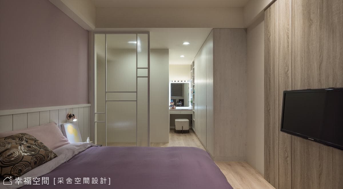 次臥更衣室